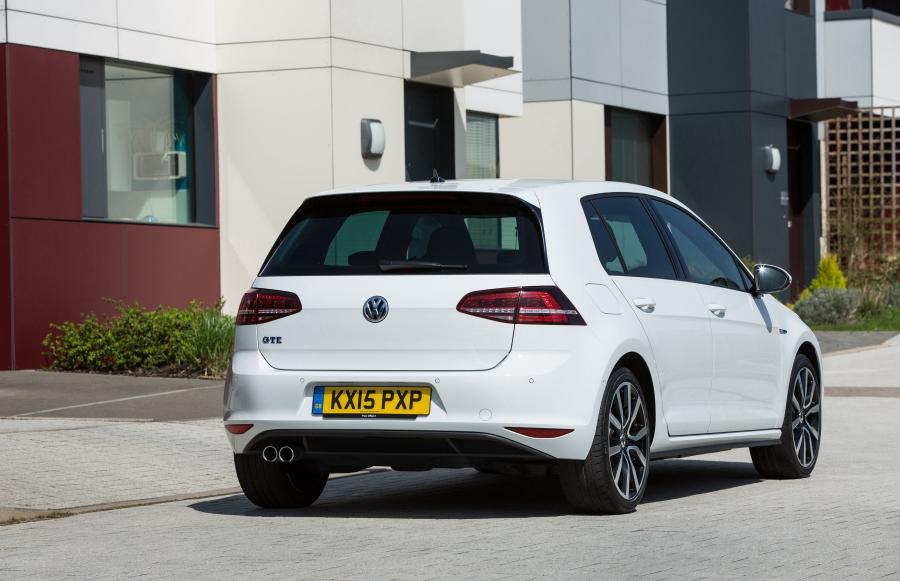  Volkswagen Golf GTE 2015 года  (UK) (фото 19 из 22)